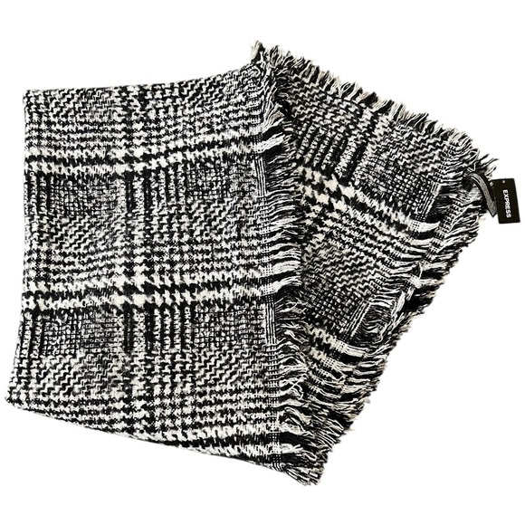 Express NWT black and white houndstooth plaid oversized blanket scarf wrap - Picture 1 of 7